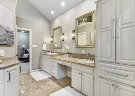 jeremy master bath before 1